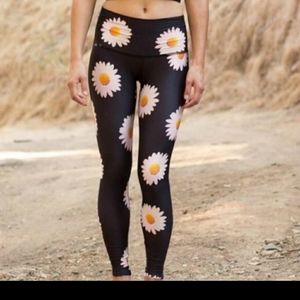Teeki Black Daisy Leggings